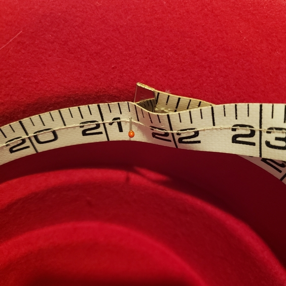 Ladies red wool hat - Picture 2 of 5